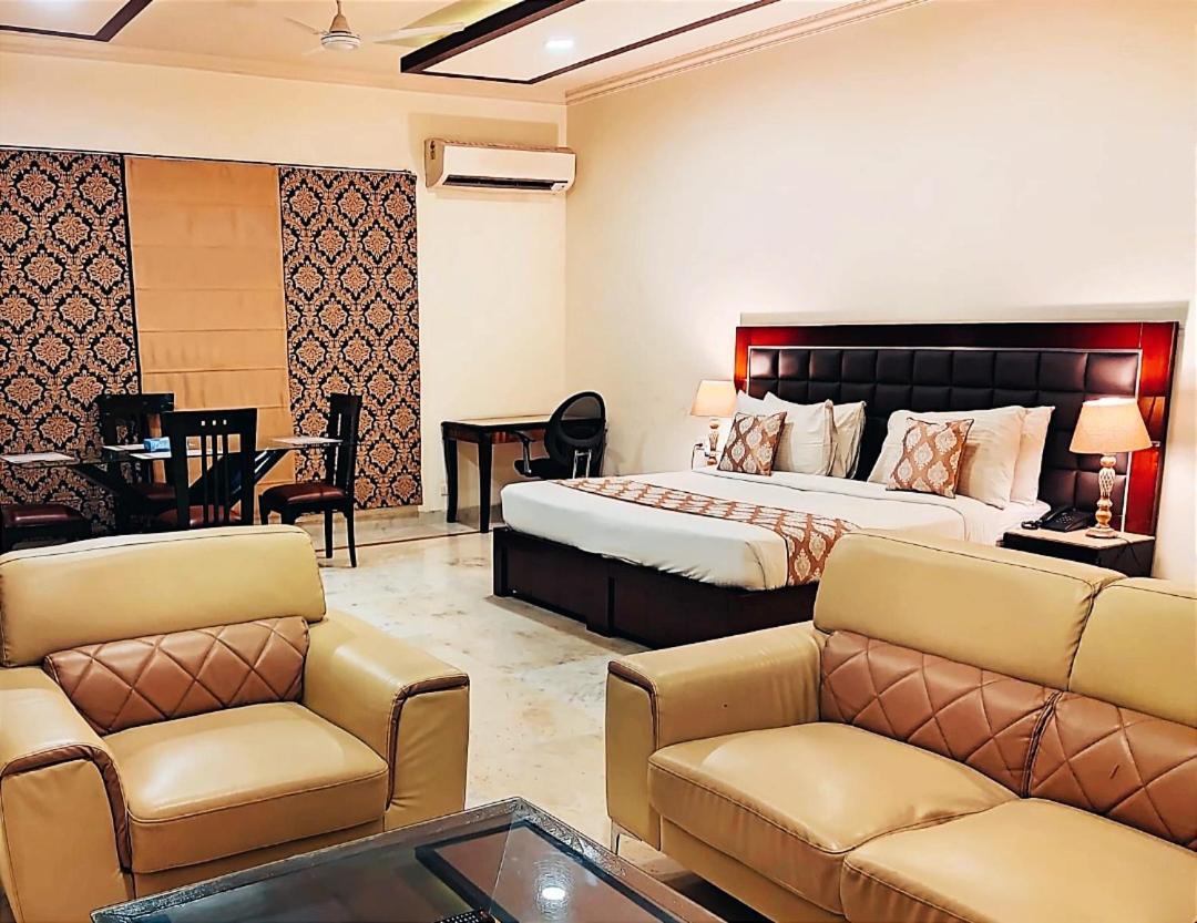 When In Gurgaon - Artemis Hospital 1 Min Walk, Fortis & Medanta 4 Mins Drive ภายนอก รูปภาพ
