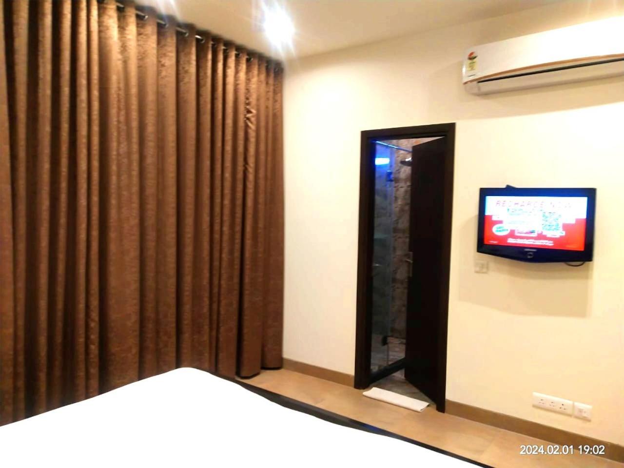 When In Gurgaon - Artemis Hospital 1 Min Walk, Fortis & Medanta 4 Mins Drive ภายนอก รูปภาพ