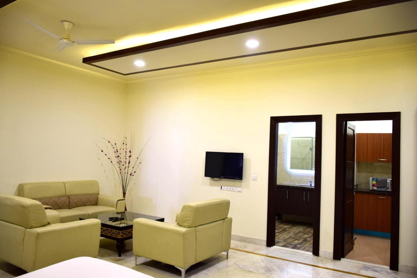 When In Gurgaon - Artemis Hospital 1 Min Walk, Fortis & Medanta 4 Mins Drive ภายนอก รูปภาพ