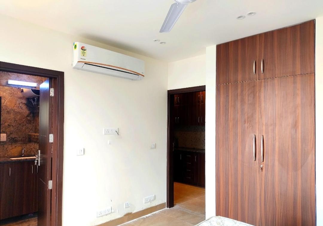When In Gurgaon - Artemis Hospital 1 Min Walk, Fortis & Medanta 4 Mins Drive ภายนอก รูปภาพ