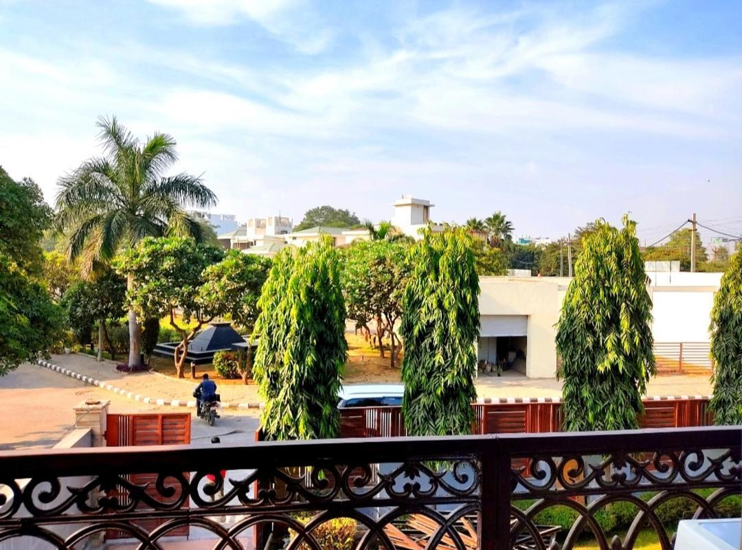 When In Gurgaon - Artemis Hospital 1 Min Walk, Fortis & Medanta 4 Mins Drive ภายนอก รูปภาพ